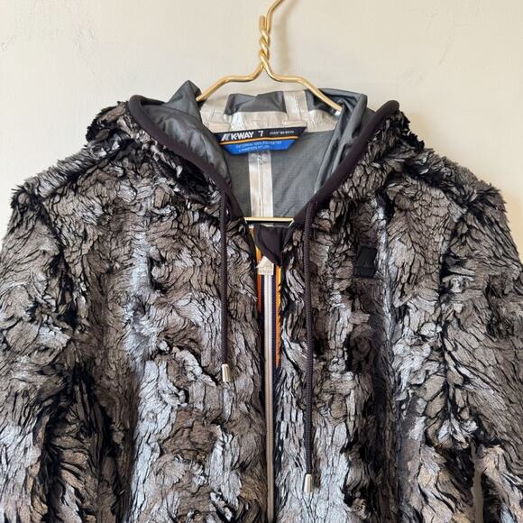 NWOT K-Way Lily Silver Metallic Faux Fur Thermal Zip up Jacket 7 / M Rare! - Picture 2 of 9